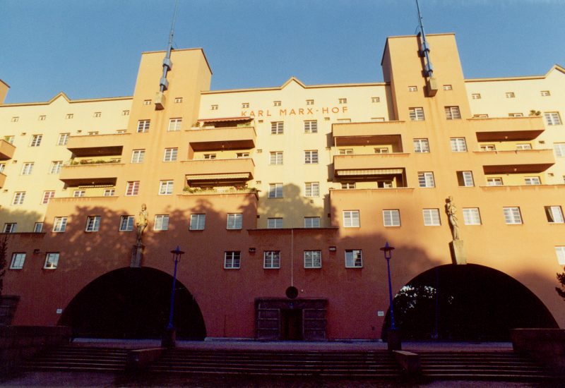 Karl-Marx-Hof, Viedeň, 2004
