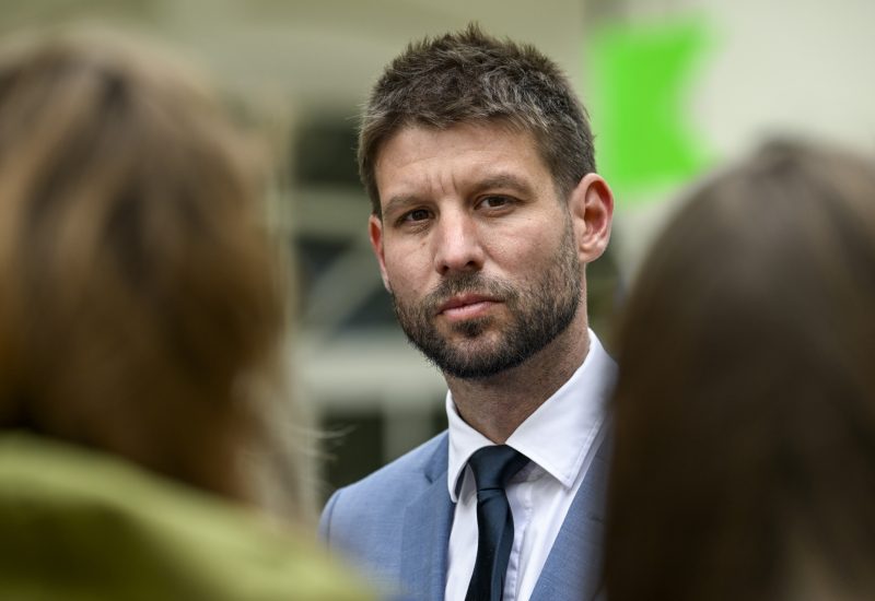 Ps: poslanecké prieskumy v snd a sng