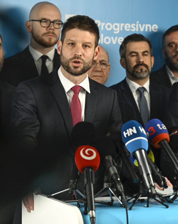 Ps: reakcia na cestu roberta fica do moskvy