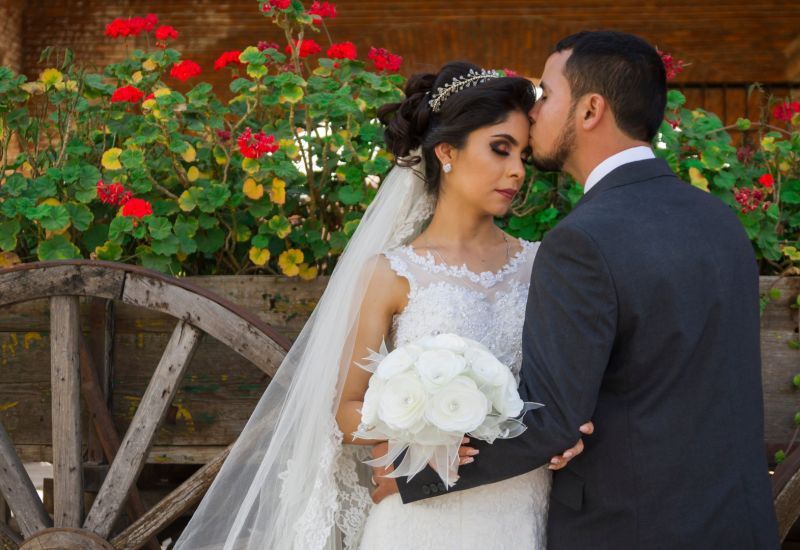 Svadobný bozk Luis Becerra Fotógrafo Pexels Canva