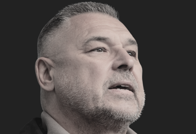 Marek Ťapák Náš tanec medzi črepinami