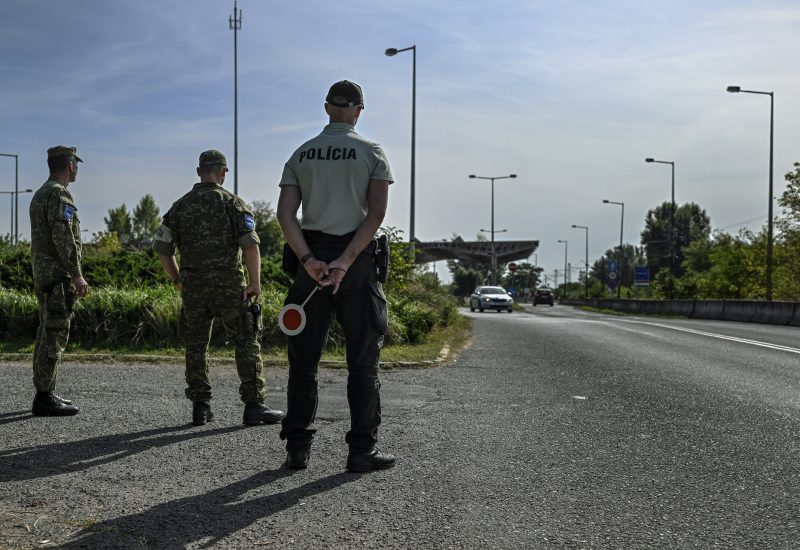 MIGRANTI: Kontroly na hraničnom priechode